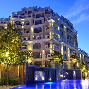 Luxurious And Panoramic At The In La Complex Apartament Nisipurile de Aur
